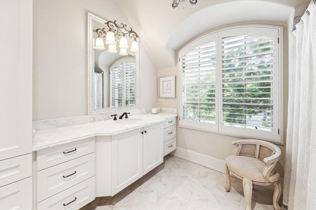 5108 Pine Street, Bellaire, Texas image 35