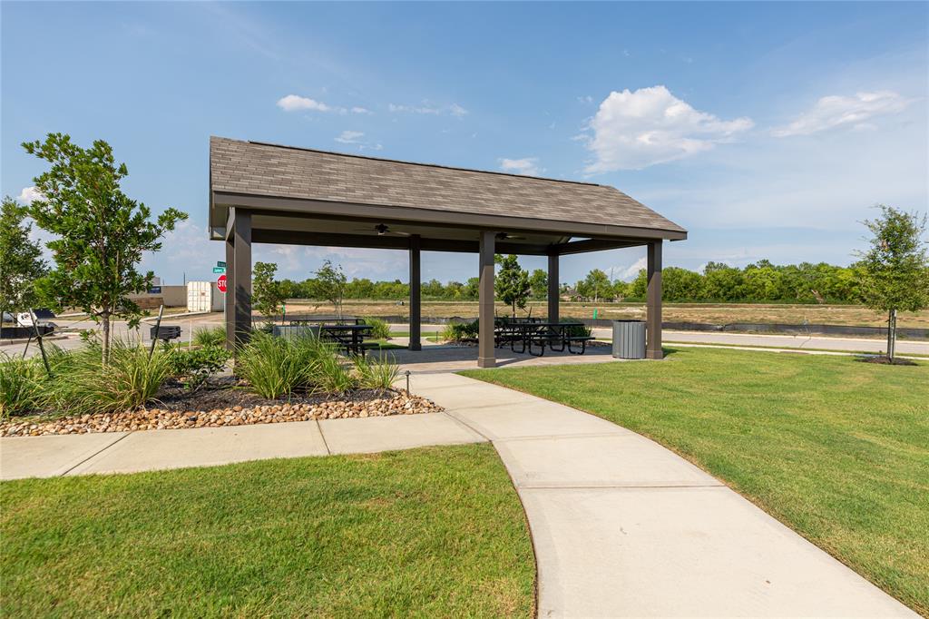 5203 James Michael Drive, Rosharon, Texas image 27