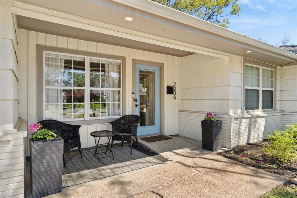 2306 Chantilly Lane, Houston, Texas image 2