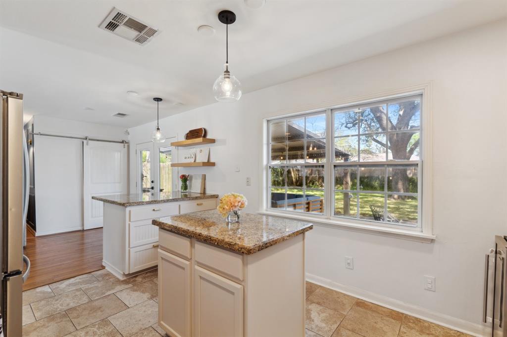 2306 Chantilly Lane, Houston, Texas image 13