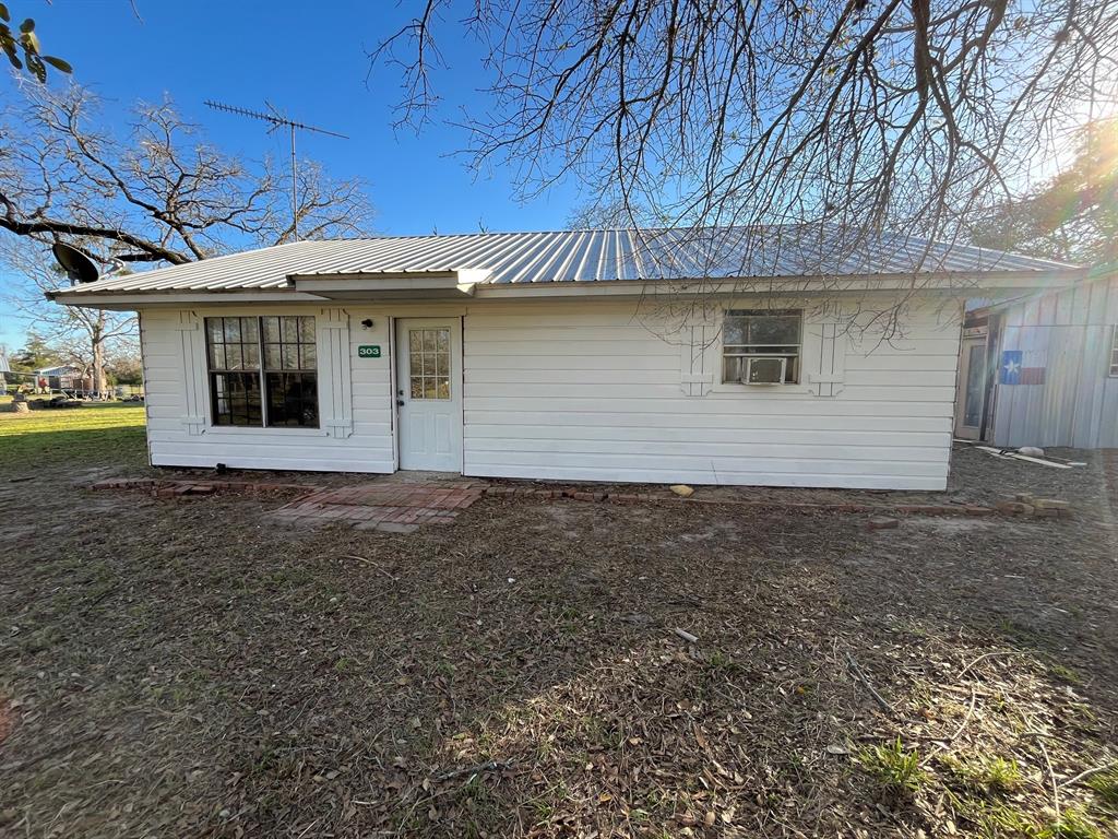303 Cindy Lane, Somerville, Texas image 1