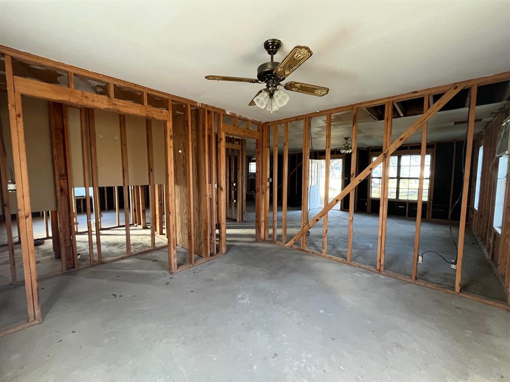 303 Cindy Lane, Somerville, Texas image 11