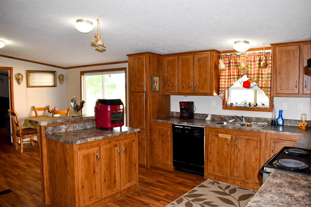 443 County Road 280, Shiner, Texas image 5