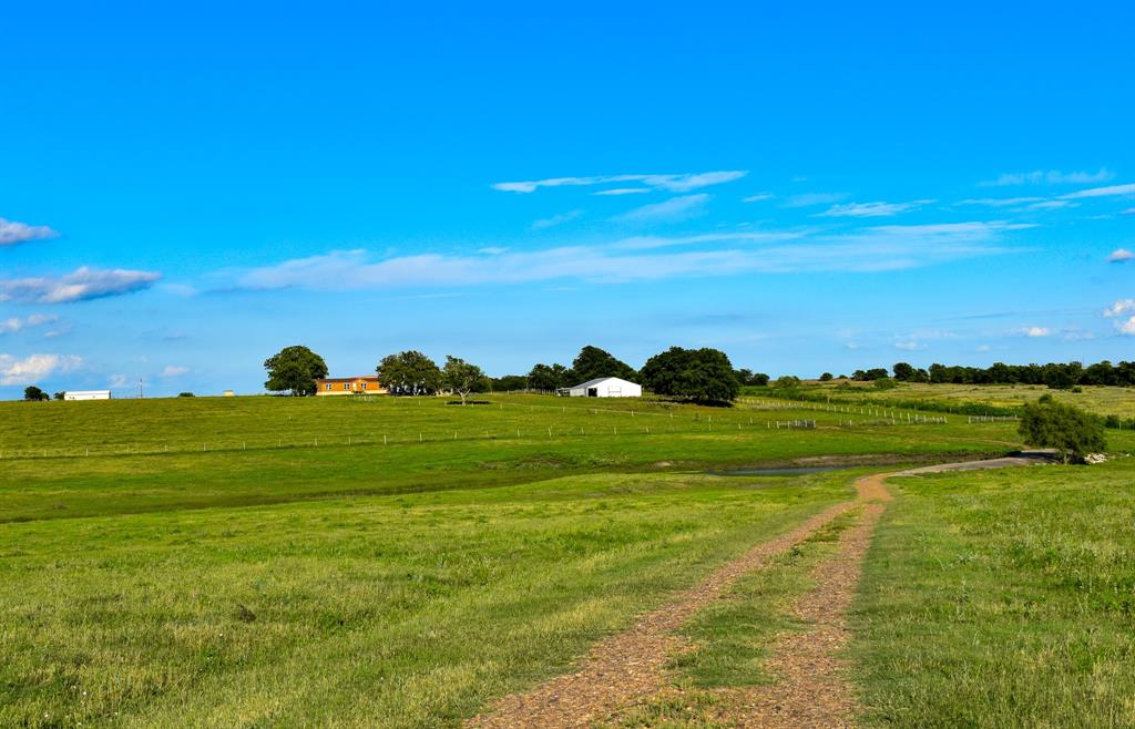 443 County Road 280, Shiner, Texas image 1