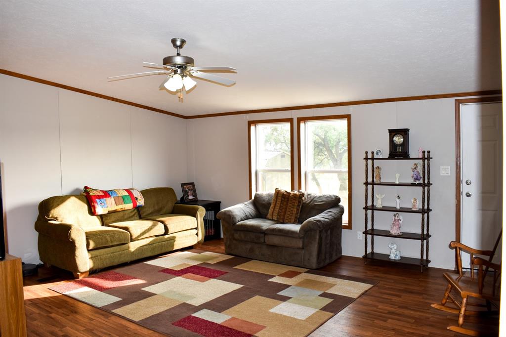 443 County Road 280, Shiner, Texas image 4
