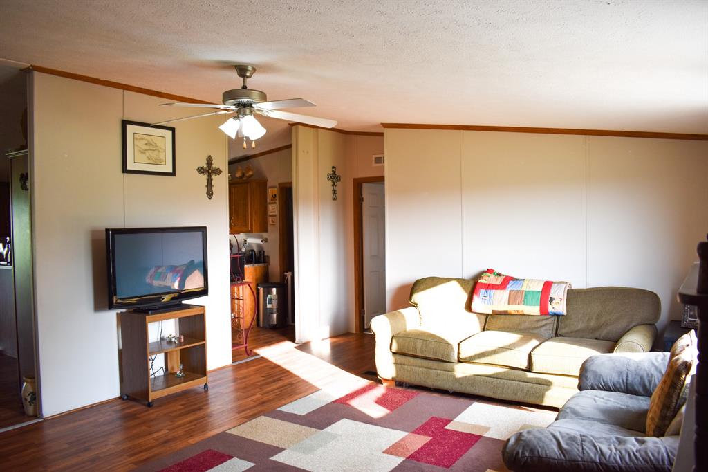 443 County Road 280, Shiner, Texas image 3