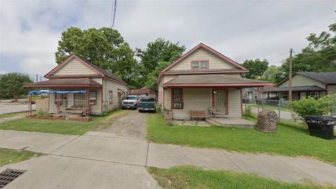 Single Family Residence in Houston TX 2507 Gentry Street.jpg