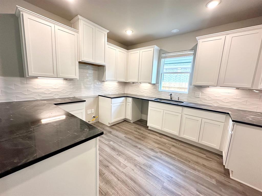 5037 Marcasca Drive, Katy, Texas image 7