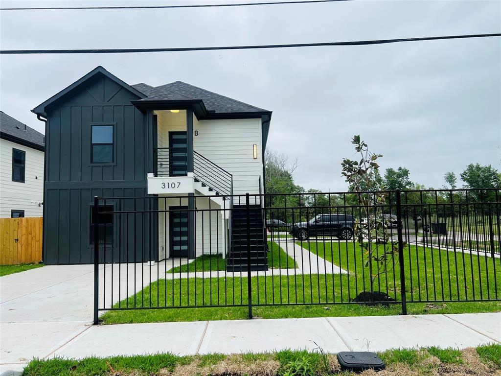 3105 & 3107 Grassmere Street