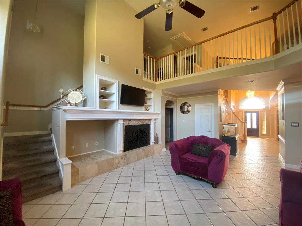 214 Whites Lake Estates Drive, Highlands, Texas image 4