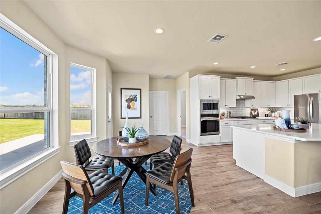 11611 Champions Forest Drive, Mont Belvieu, Texas image 12