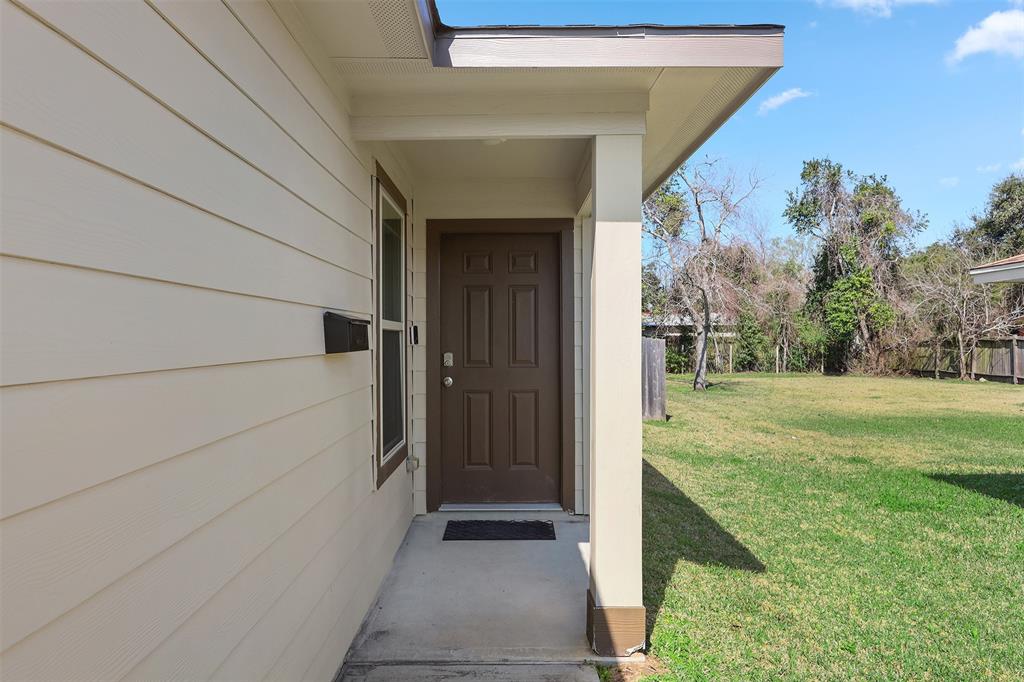 2000 Rosalee Street, La Marque, Texas image 2