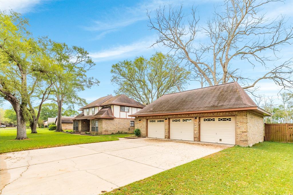 1617 Azalea Street, Sweeny, Texas image 3