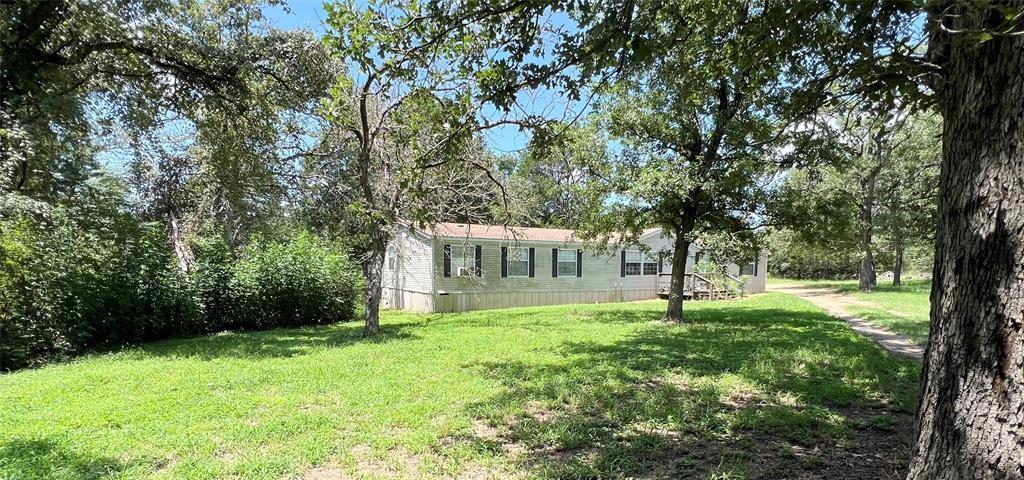 206 Shadow Oak Drive, Bastrop, Texas image 1