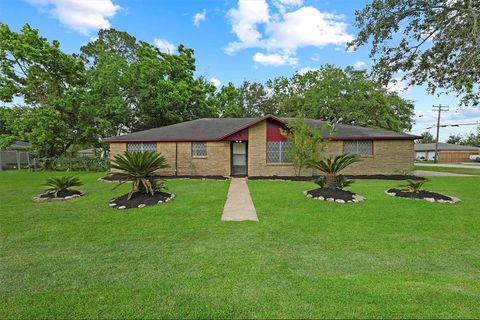 3004 Michael Street Bacliff TX 77518