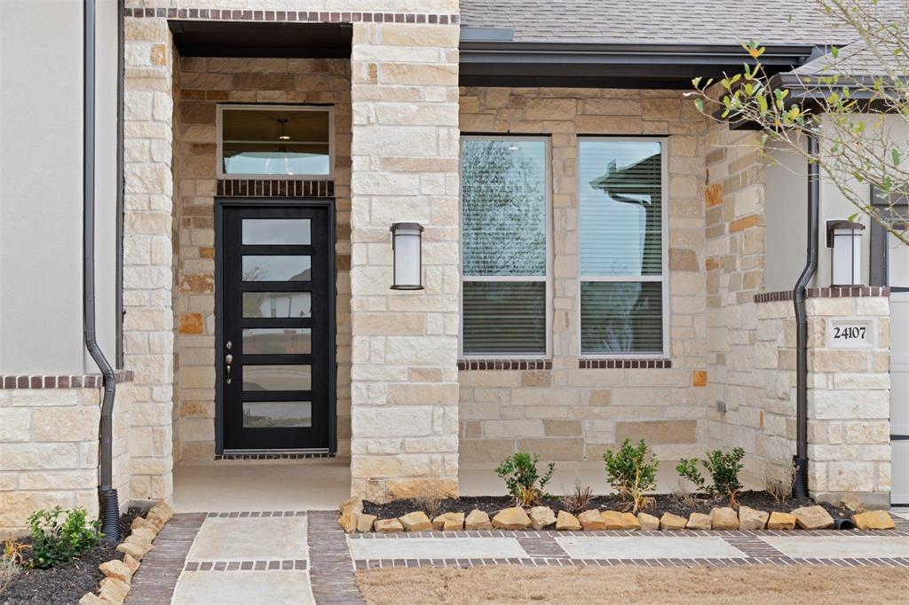 16163 Rustling Woods Road, Conroe, Texas image 2