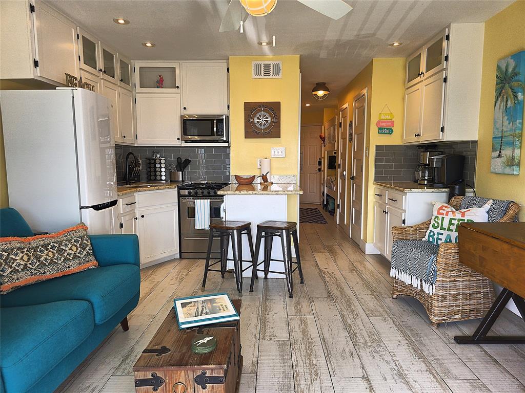 6102 Seawall Boulevard #206, Galveston, Texas image 13