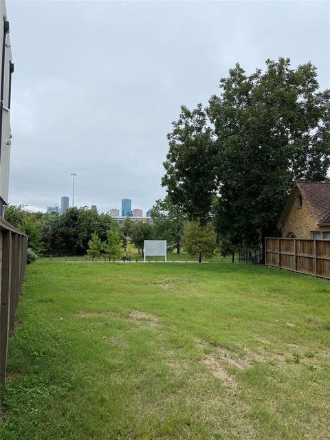 Photo of 2128 White Oak Drive, Houston, TX 77009 (MLS # 81402168)