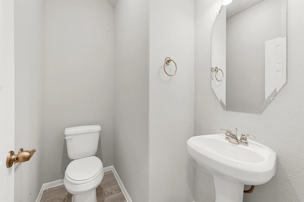 2134 Sanders Brook Drive, Baytown, Texas image 8