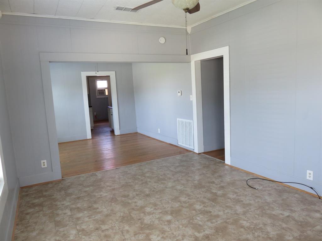1719 Grand Avenue, Liberty, Texas image 2