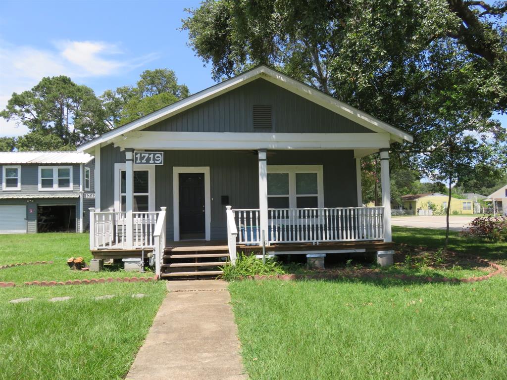 1719 Grand Avenue, Liberty, Texas image 1