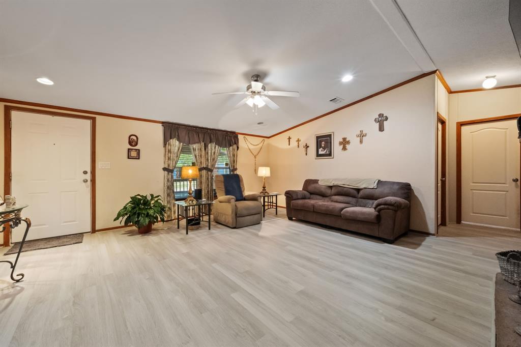 470 Antigua Drive, Point Blank, Texas image 7