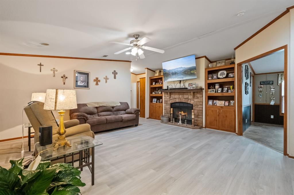 470 Antigua Drive, Point Blank, Texas image 6