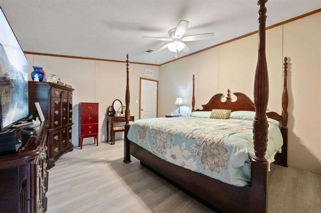 470 Antigua Drive, Point Blank, Texas image 17
