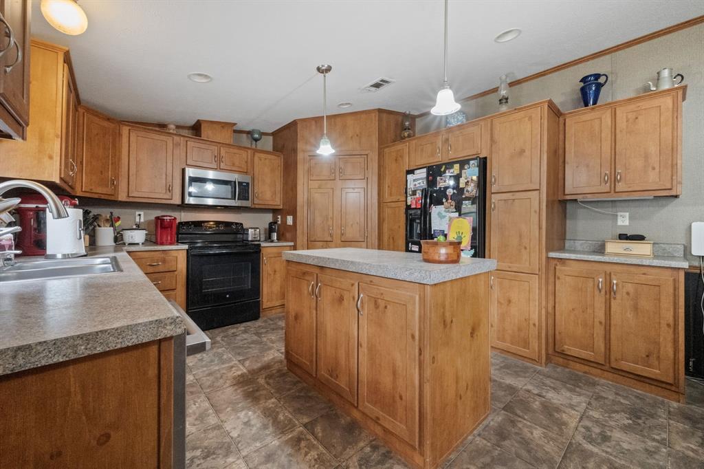 470 Antigua Drive, Point Blank, Texas image 11