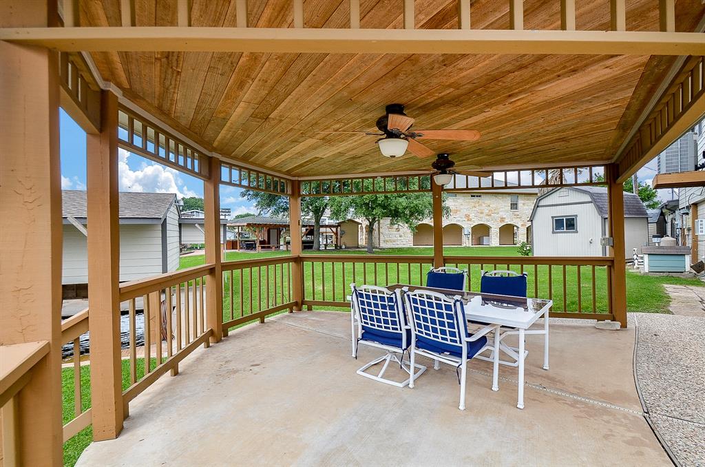 719 Palm Drive, Liverpool, Texas image 12