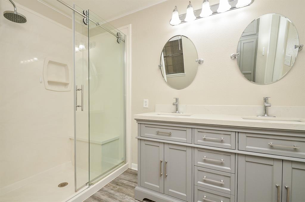 719 Palm Drive, Liverpool, Texas image 33