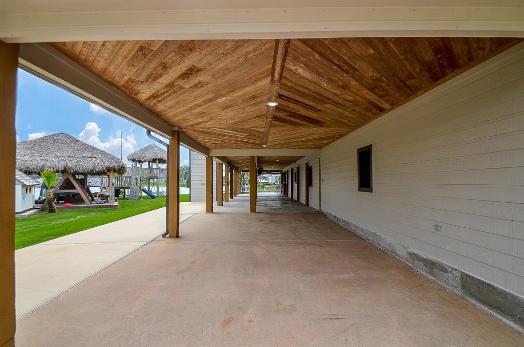 719 Palm Drive, Liverpool, Texas image 5