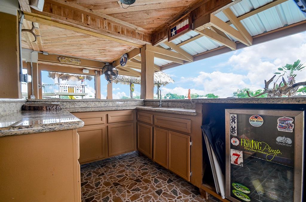 719 Palm Drive, Liverpool, Texas image 8