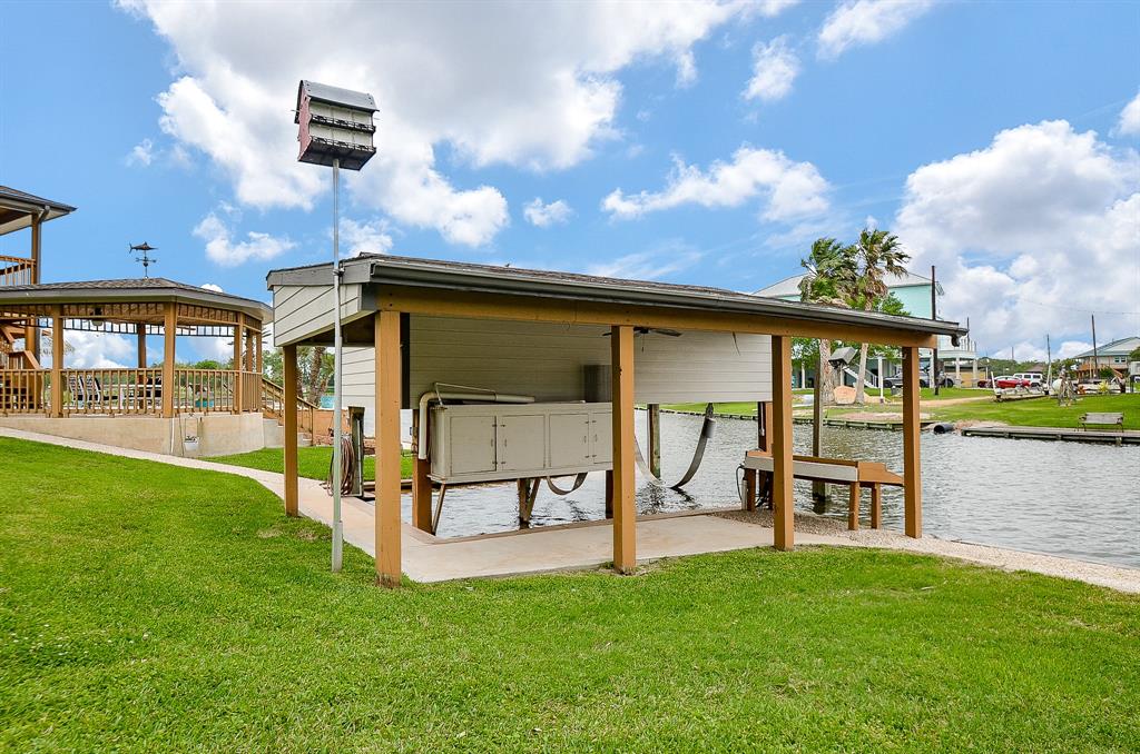 719 Palm Drive, Liverpool, Texas image 14