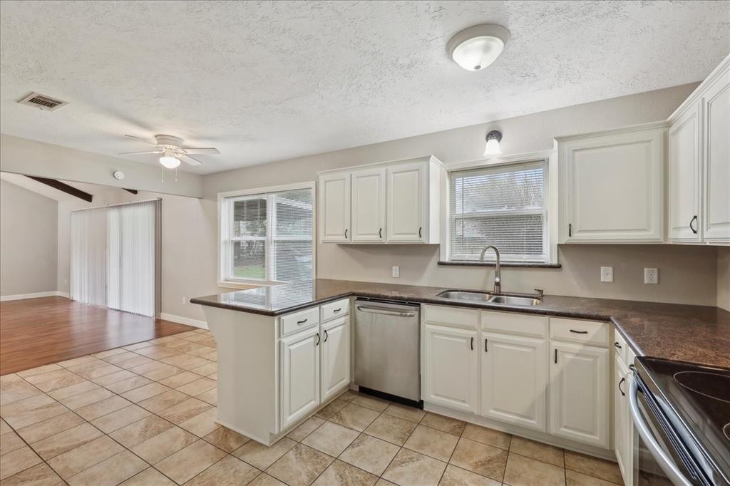 121 Timbercreek Lane, Lumberton, Texas image 12