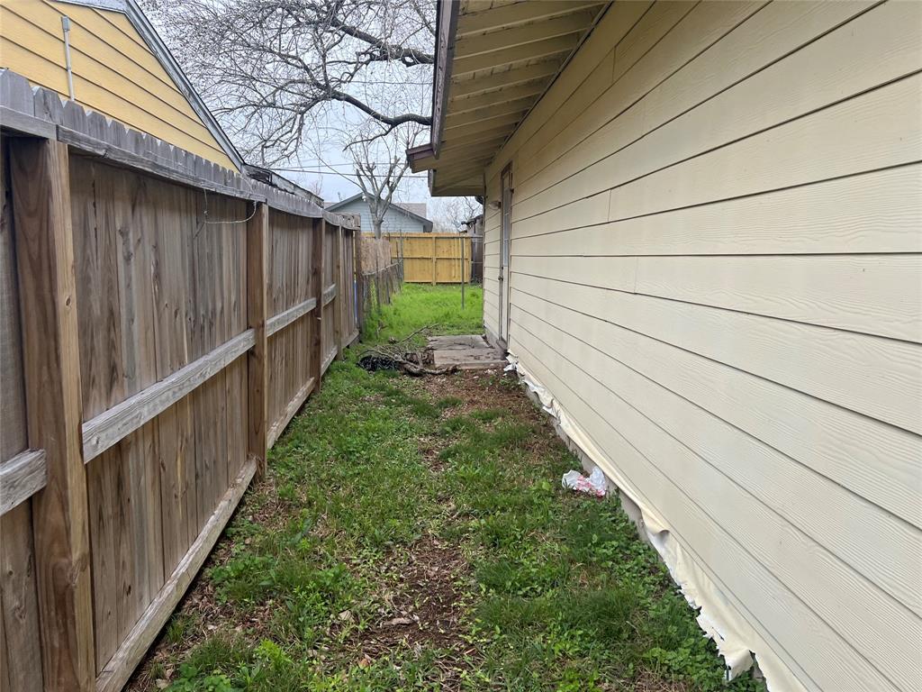 5619 Lyndhurst Drive, Houston, Texas image 10