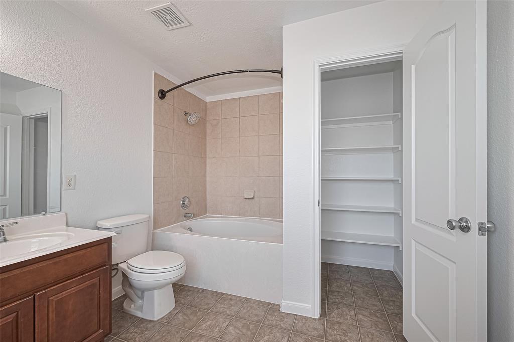 7734 Pasture Bend Lane, Cypress, Texas image 47