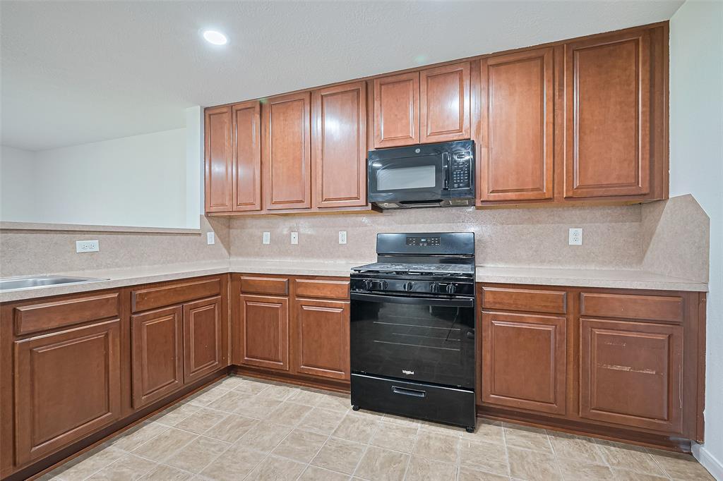 7734 Pasture Bend Lane, Cypress, Texas image 14