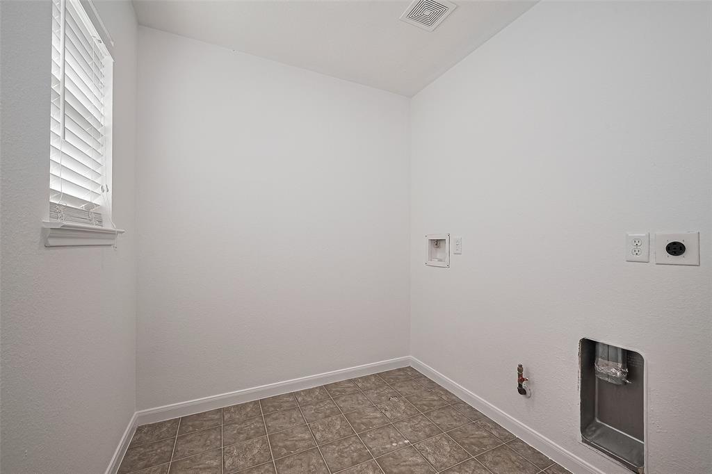 7734 Pasture Bend Lane, Cypress, Texas image 24