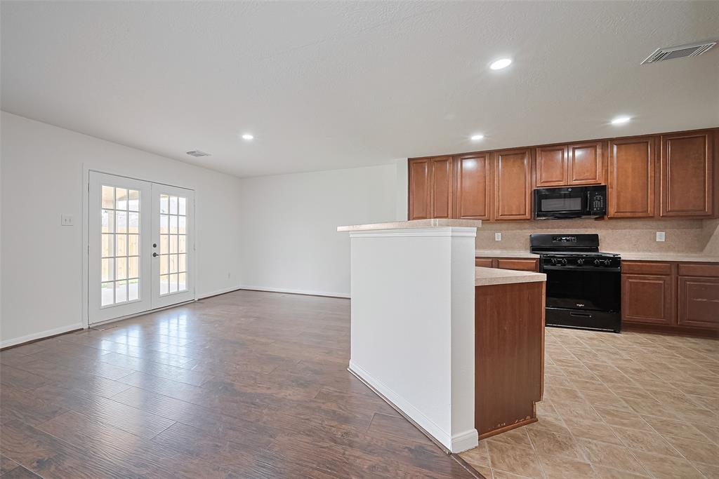7734 Pasture Bend Lane, Cypress, Texas image 10