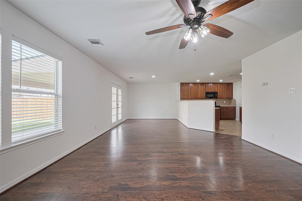 7734 Pasture Bend Lane, Cypress, Texas image 8
