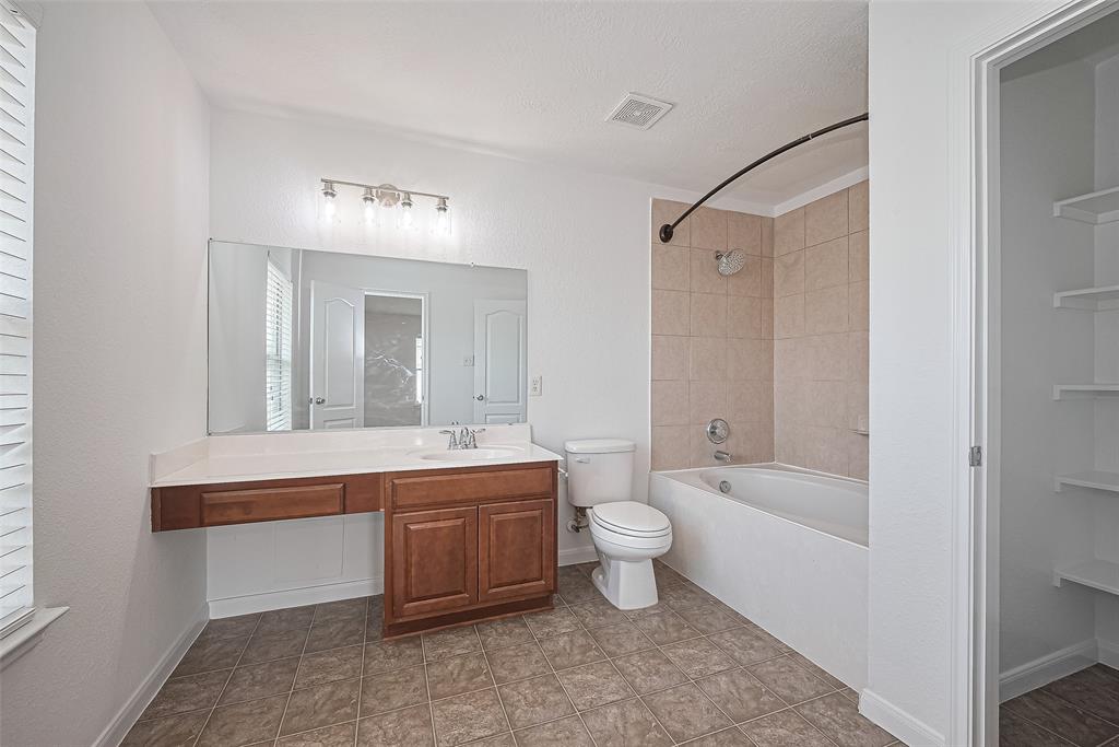 7734 Pasture Bend Lane, Cypress, Texas image 44