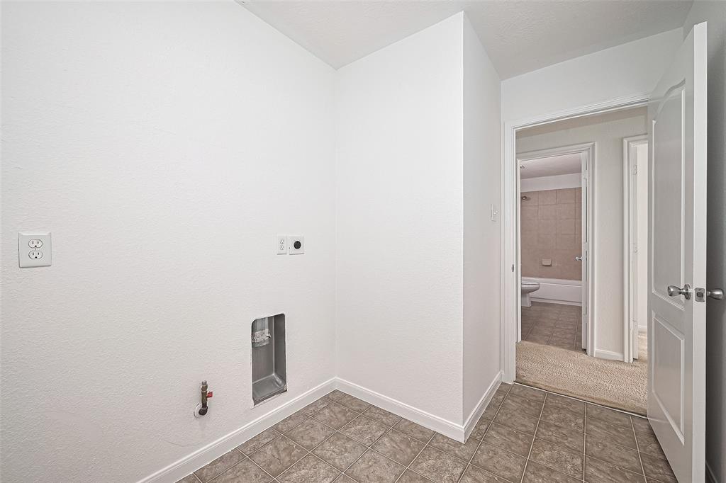 7734 Pasture Bend Lane, Cypress, Texas image 25