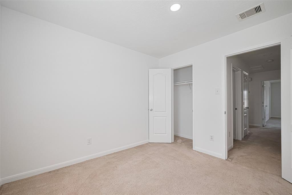 7734 Pasture Bend Lane, Cypress, Texas image 29