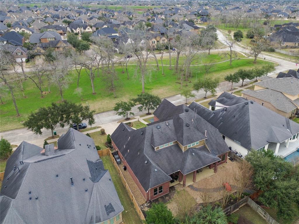6210 S Tamarino Park Lane, Sugar Land, Texas image 3