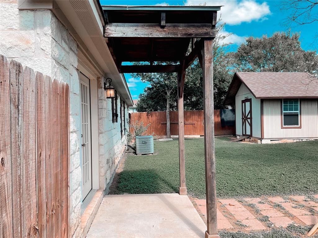 201 Green Oaks Loop, Fredericksburg, Texas image 6