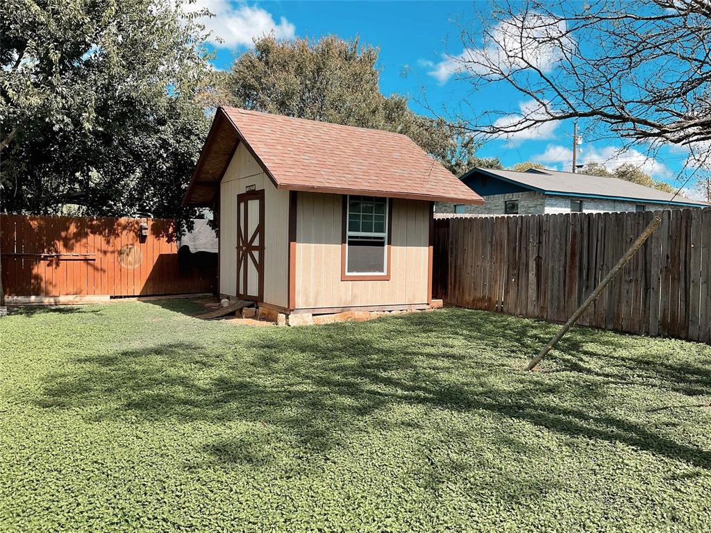 201 Green Oaks Loop, Fredericksburg, Texas image 5