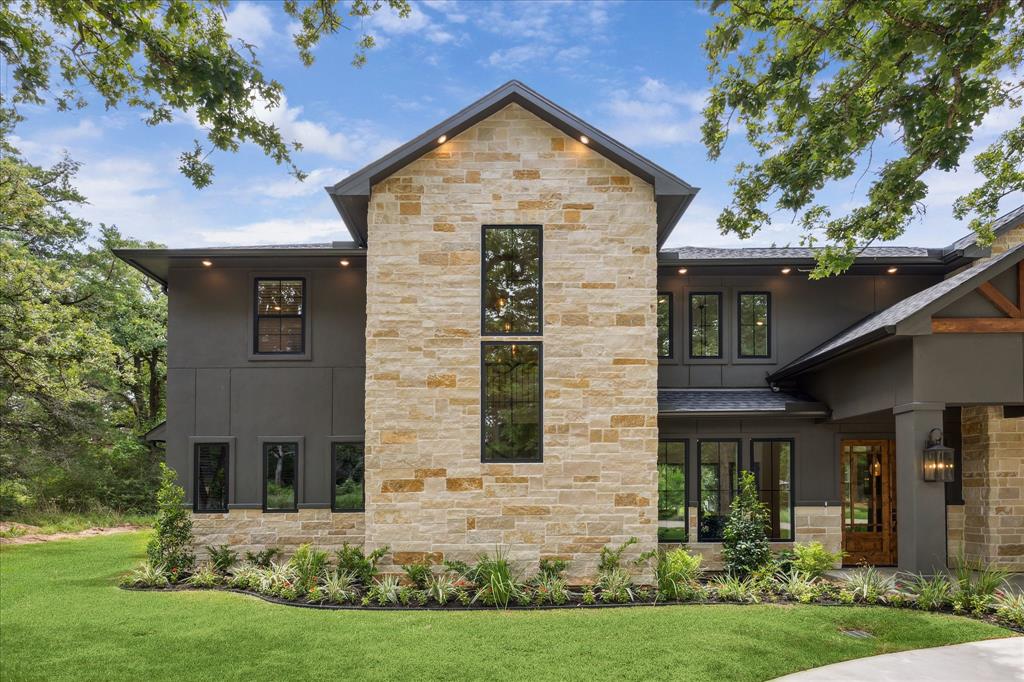 211 St Andrews Drive