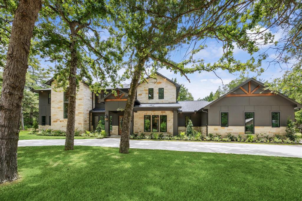 211 St Andrews Drive
