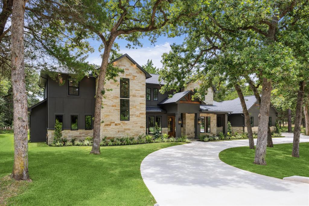 211 St Andrews Drive